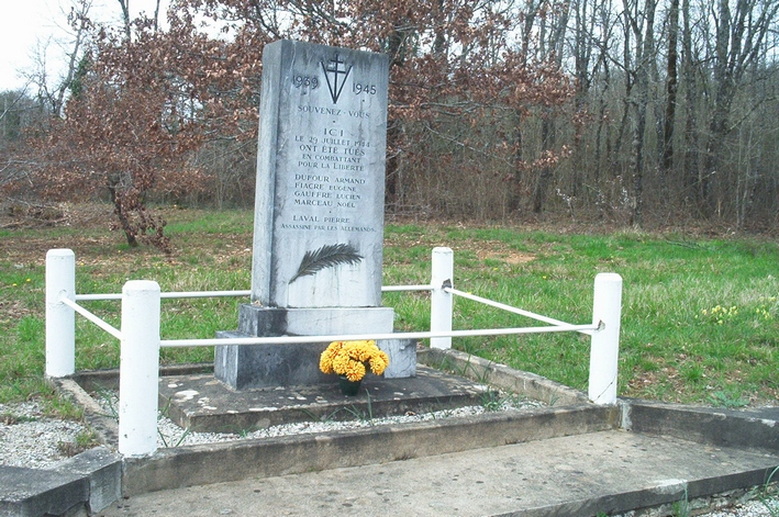 monumentteyssilhac.jpg